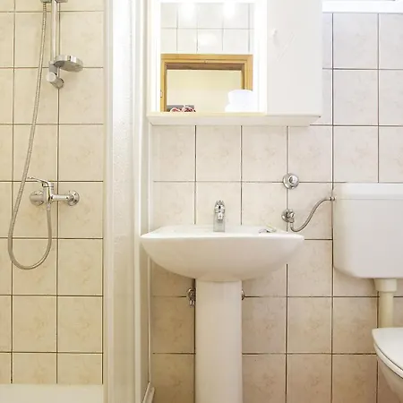 Justic بيت ضيافة نجيفيش