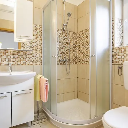 Justic 3* Нивице