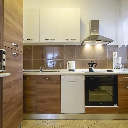 Justic 3* Нивице